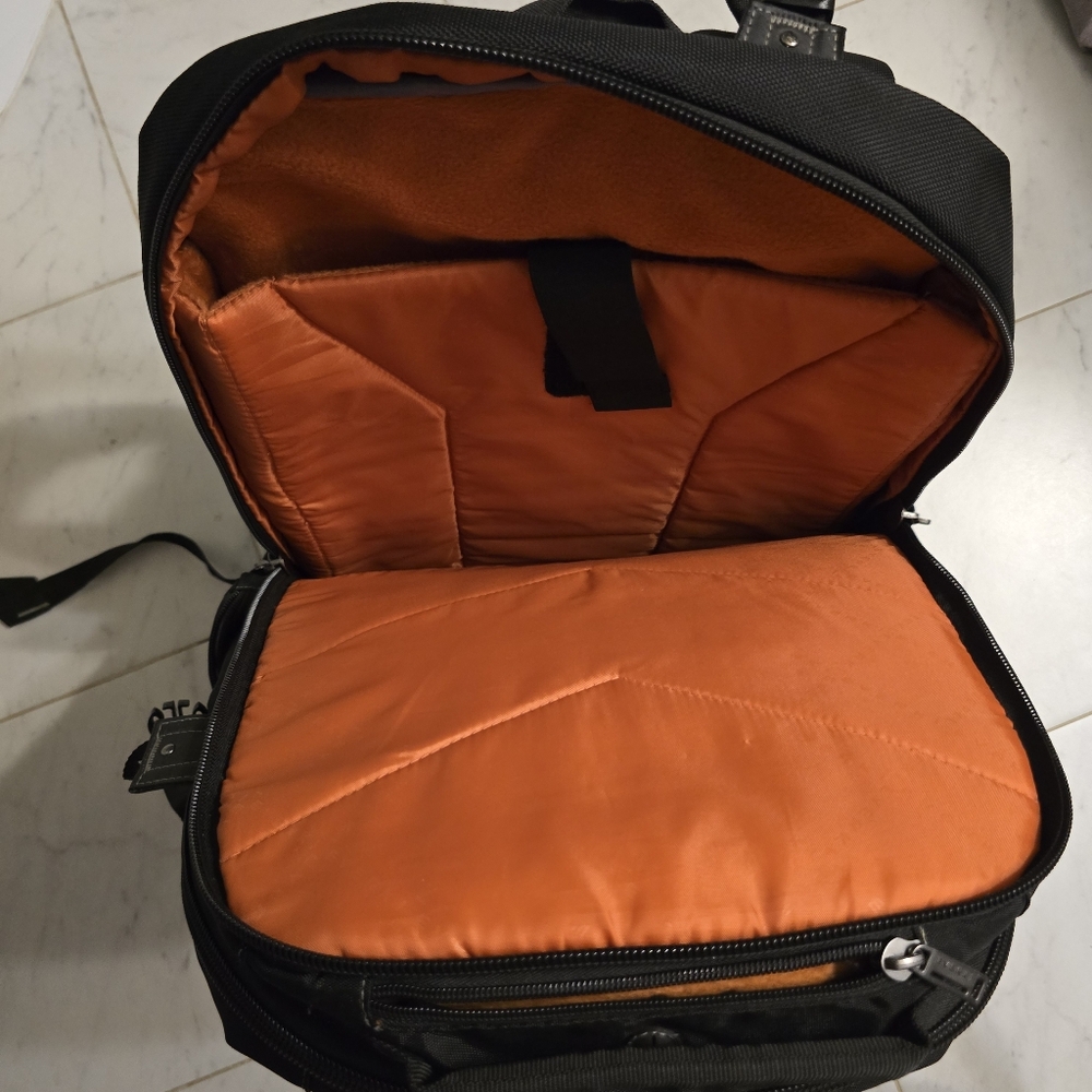 Everki Titan Backpack - Picture 4 of 7